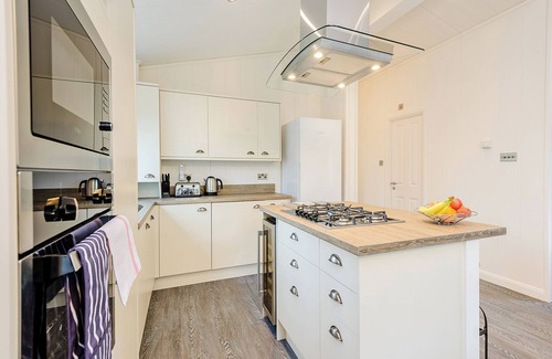 Holton Heath Ski Chalet | 1 bedroom accommodation in Holton Heath