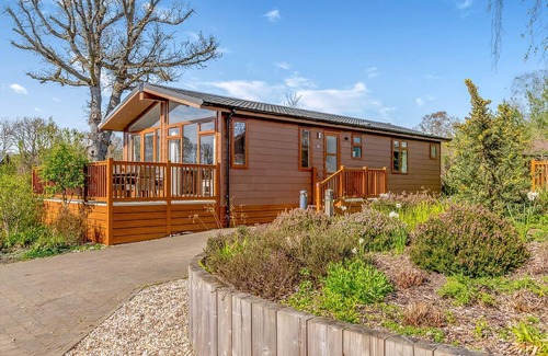 Holton Heath Ski Chalet | 1 bedroom accommodation in Holton Heath