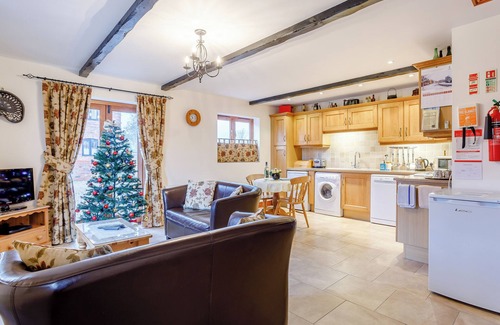 Runcton Holme Cottage | 1 bedroom accommodation in Runcton Holme