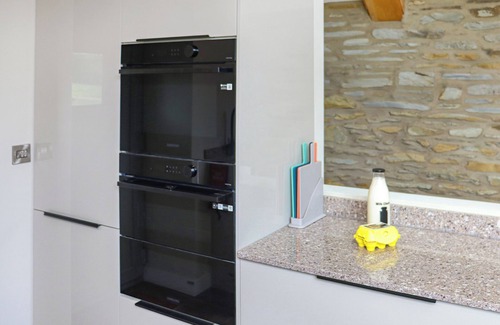 Clynderwen Cottage | 1 bedroom accommodation in Clynderwen, near Preseli Hills