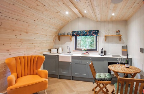 Overton-on-dee Ski Chalet | 1 bedroom accommodation in Ellesmere