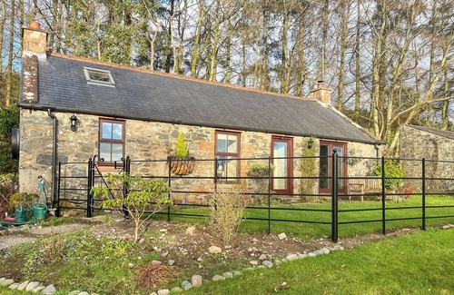 Dunscore Cottage | 1 bedroom accommodation in Newtonairds, near Dumfries