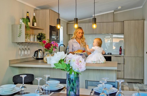 Arnold Ski Chalet | 1 bedroom accommodation in Skirlaugh, Nr Hull