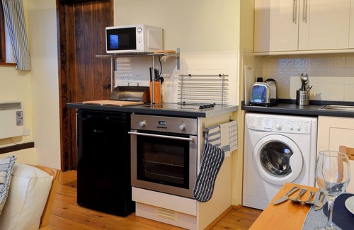 Battle Cottage | 1 bedroom accommodation in Ninfield, near Battle