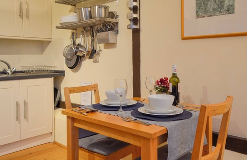 Battle Cottage | 1 bedroom accommodation in Ninfield, near Battle