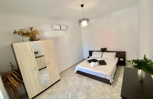 Boukari Apartment | 1-Bedroom Apartment by the beach