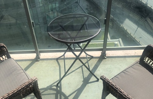 Downtown Toronto Condo | 1 bedroom Condo Steps to CN tower!