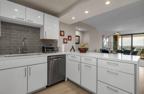 Marina del Rey Condo | 1 bedroom in a 5 star resort at the water in MDR in the famous Silicon Beach
