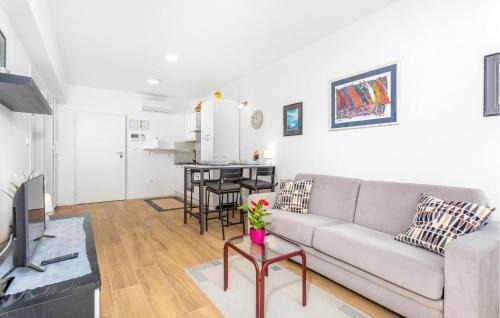 Rubesi Apartment | 1 Bedroom Lovely Apartment In Rijeka