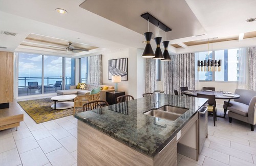 Clearwater Beach Resort | 1 Bedroom Presidential Suite at Wyndham Clearwater Beach Resort - Sleeps 4