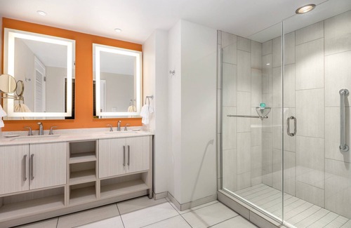 Clearwater Beach Resort | 1 Bedroom Presidential Suite at Wyndham Clearwater Beach Resort - Sleeps 4