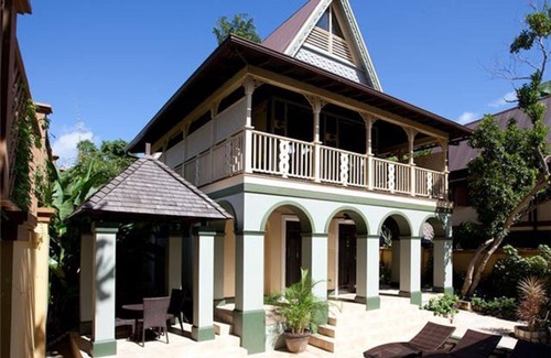 Ocho Rios Cottage | 1 bedroom Seaside Cottage - Pool/Beach/Wifi/Restaurant/House keeping HCH