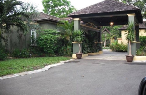 Ocho Rios Cottage | 1 bedroom Seaside Cottage - Pool/Beach/Wifi/Restaurant/House keeping HCH