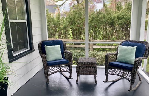 Madison Center House | 1 Block from Water - Welcoming 4 Bedroom Home