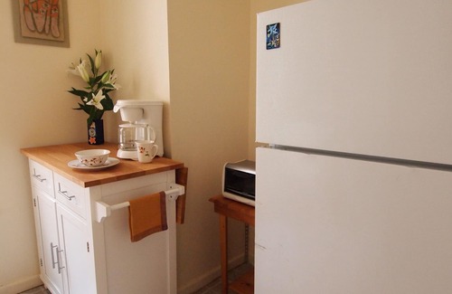 Prospect Lefferts Gardens Apartment | 1 block to the subway & Prospect Park - great area with fast access to Manhattan