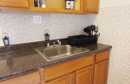 Prospect Lefferts Gardens Apartment | 1 block to the subway & Prospect Park - great area with fast access to Manhattan