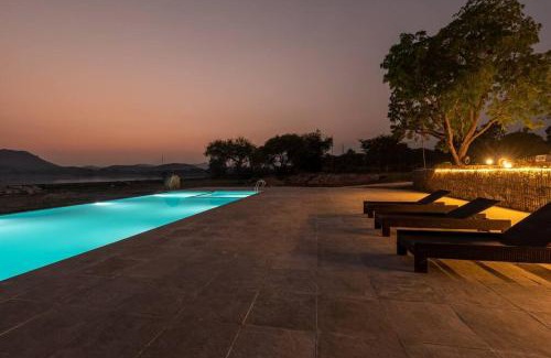 Udaipur House | 1 BR Cottage w Pool Lakes End