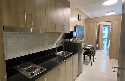 Highway Hills Condo | 1 BR Fully Furnished Condo in Mandaluyong with Pool and Parking - Fame3 - 2030