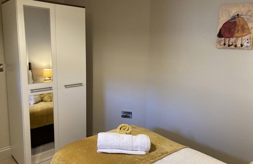 Kettering Apartment | 1 BR Garfield Cottage in Kettering