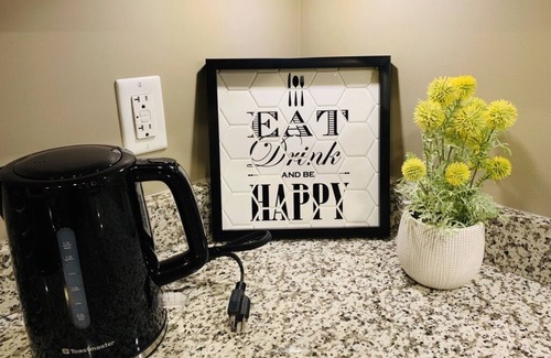 Winnipeg Apartment | 1 BR I Cozy I Osbourne Village