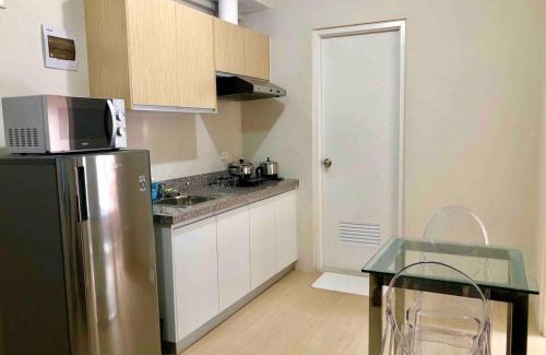Taytay Apartment | 1 BR Taytay Condo WIFI Cignal Netflix Pool Patio