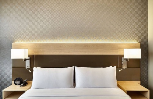 Armendariz Hotel | 1 King Bed w/City View at AC Hotel Lima Miraflores - Near Huaca Pucllana Pyramid