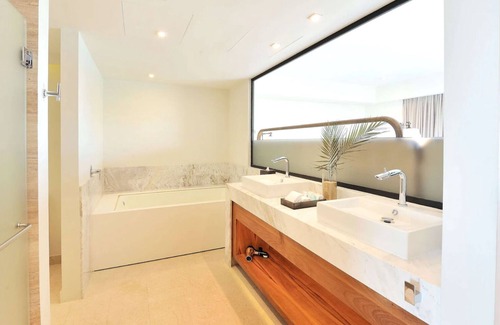 El Medano Ejidal Hotel | 1 king bed with jacuzzi ocean front at CORAZON CABO, RESORT & SPA