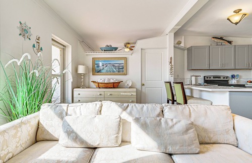 Hudson Beach Estates Apartment | < 1 Mi to Beach: Hudson Apt w/Fishing Dock Access