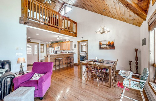 Charter Hills Cabin | 1 Mi to Beech Mtn Ski Resort: Cabin w/Fire Pit