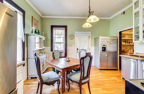 Huning Highland Historic District House | < 1 Mi to Downtown ABQ: Historic Manor w/Patio!