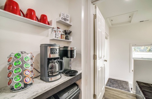 Valparaiso Cottage | < 1 Mi to Dwtn: Valparaiso Family Home