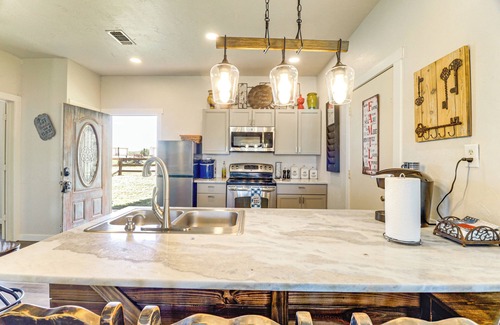 Palo Pinto County Cabin | 1 Mi to Lake: Pet-Friendly Cabin in Strawn
