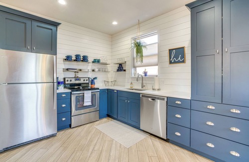 Frisco House | 1 Mi to Main St: Townhome w/Balcony in Frisco!