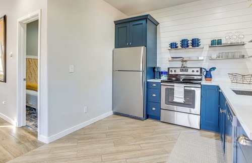 Frisco House | 1 Mi to Main St: Townhome w/Balcony in Frisco!