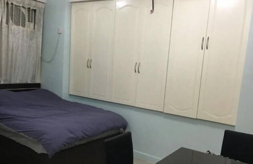 North Point Apartment | 1 min to MTR Cozy Studio fit for 3