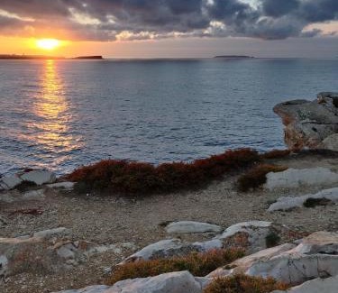 Baleal Ski Chalet | 1 minute from beach - Baleal Wood Cabin