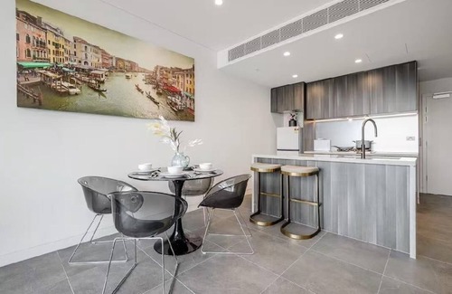 Sydney Olympic Park House | 1 minutes' walk to Sydney Olympic Stadium