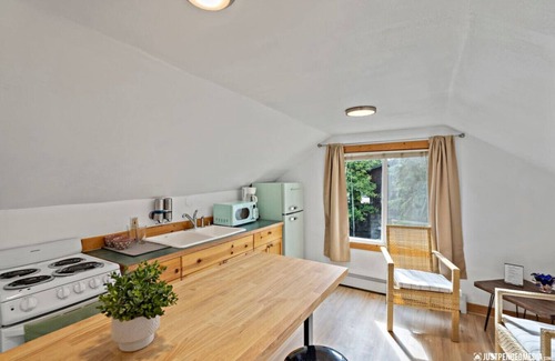 Spenard Apartment | 1 Woodland Attic in 1950's cabin