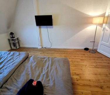 Heppens Apartment | 1 ZKB DG Ferienwohnung - Direkt am Kurpark - Zentrale Lage