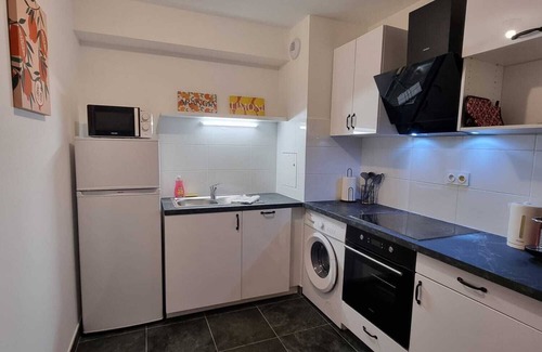 Bezons Apartment | 10" de la Défense et 30" de Paris, Appartement au Pied du Tramway !