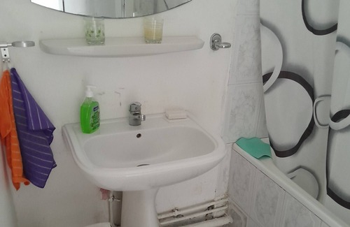 Oued Kouba Apartment | 10 m walk from the sea, lovely apartment for rent, ideal for families