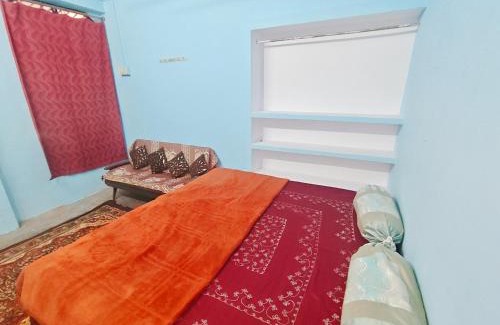 Naini House | 10 min away from Sangam