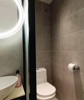 Shah Alam Apartment | 10 min to Subang Airport 2pax Free Parking Studio