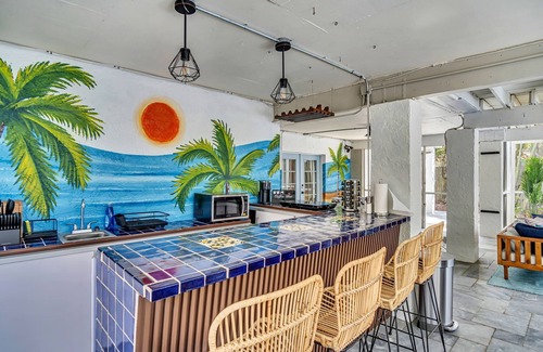 Palm Harbor House | 10 Min to the best beach & golf course! Home with Pool, Hot Tub & Game Room!n