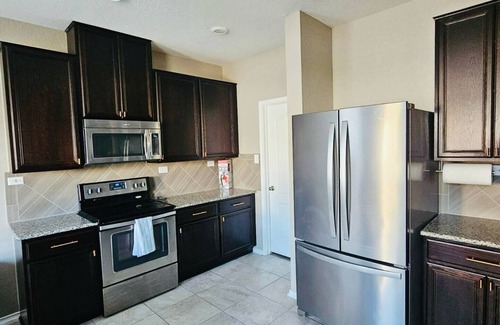 Heritage House | 10 mins to Sea World! Lackland AFBase, Playscape ,Hammock , spacious home.