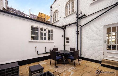 Belgravia Apartment | 10 Mins Walk to Harrods Belgravia Mews House