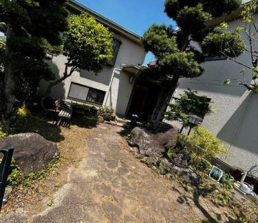 Minami Ward Apartment | 10-minute drive from Kumamoto Station, parking for 6 cars, large house that can accommodate up to 15 people