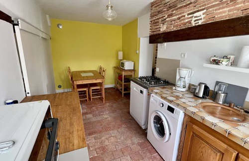 Saint-Fargeau House | 10 minutes from Guédelon, quiet house with large garden not overlooked