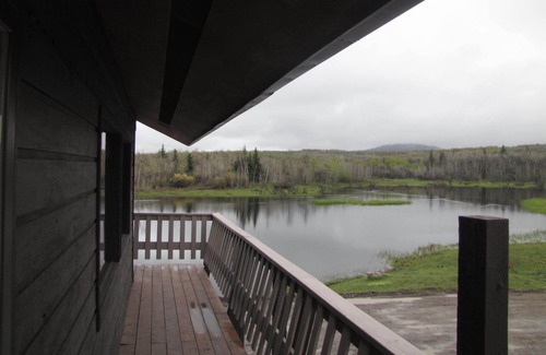 Mountain View Cabin | 10 minutes from Waterton Park boundry, Quiet Peaceful Secluded Nature Get-a-way