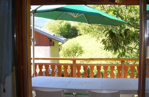 Bozel Apartment | 10-person gîte in an excellent location ("3 Vallées" ski area and Vanoise National Park)